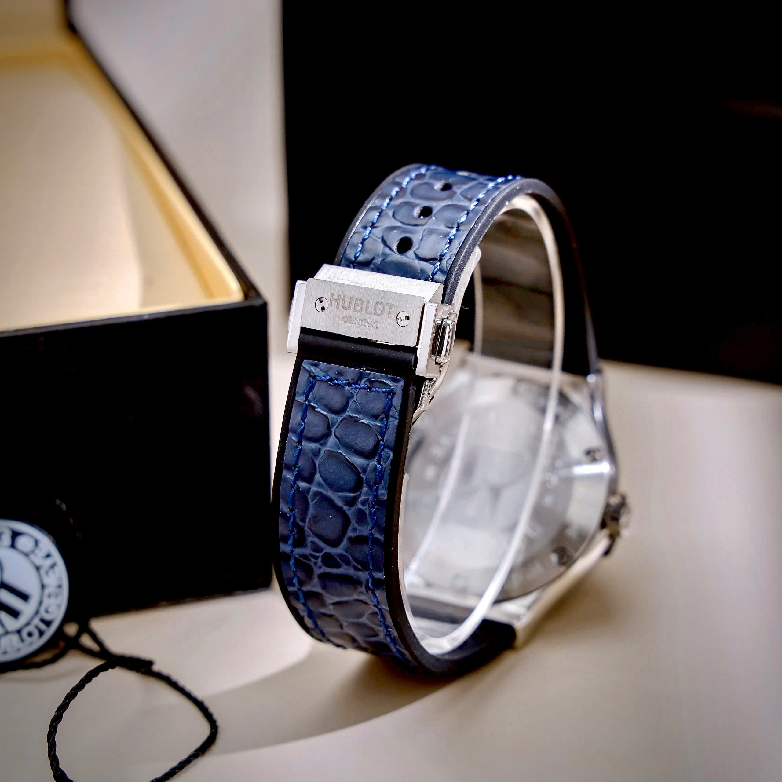 Đồng hồ Hublot nữ màu xanh Bigbang Lady trẻ trung phong cách máy Pin Nhật 33mm (9)