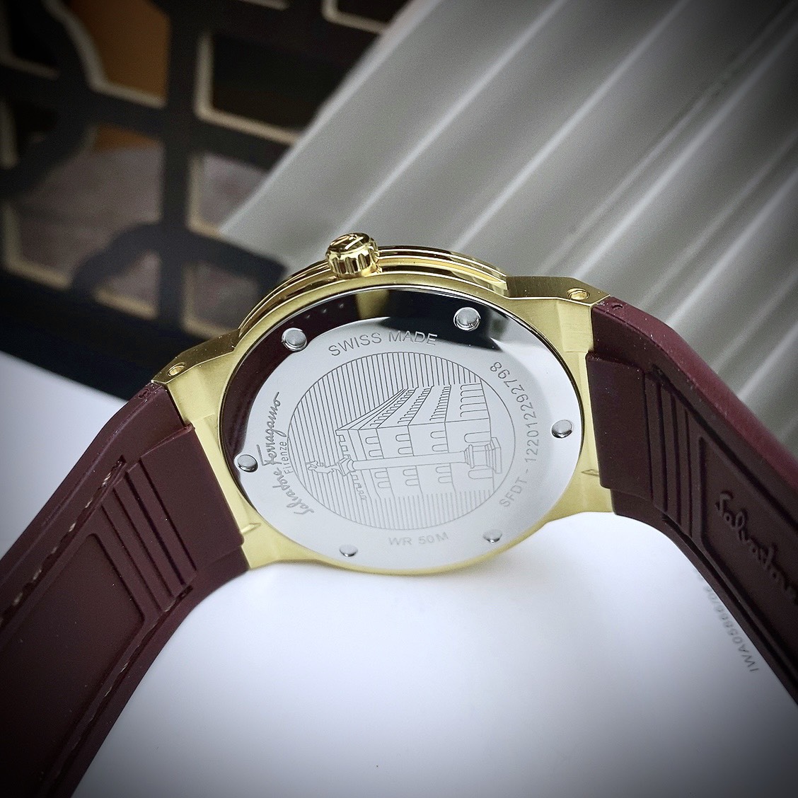 Đồng hồ Salavatore Ferragamo F-80 nam màu Vàng Gold Fake cao cấp 40mm (6) Đồng hồ Salavatore Ferragamo F-80 nam màu Vàng Gold Fake cao cấp 40mm
