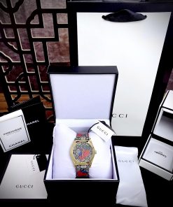 Đồng hồ Gucci G-Timeless nữ hoạ tiết hình quả dâu Like Auth 38mm