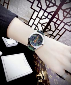 Đồng hồ Gucci G-Timeless nữ siêu cấp dây da màu xanh lá cây 38mm (1)