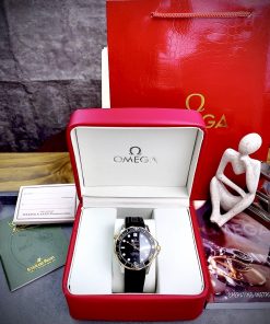 Đồng hồ Omega Seamaster nam dây cao su màu đen