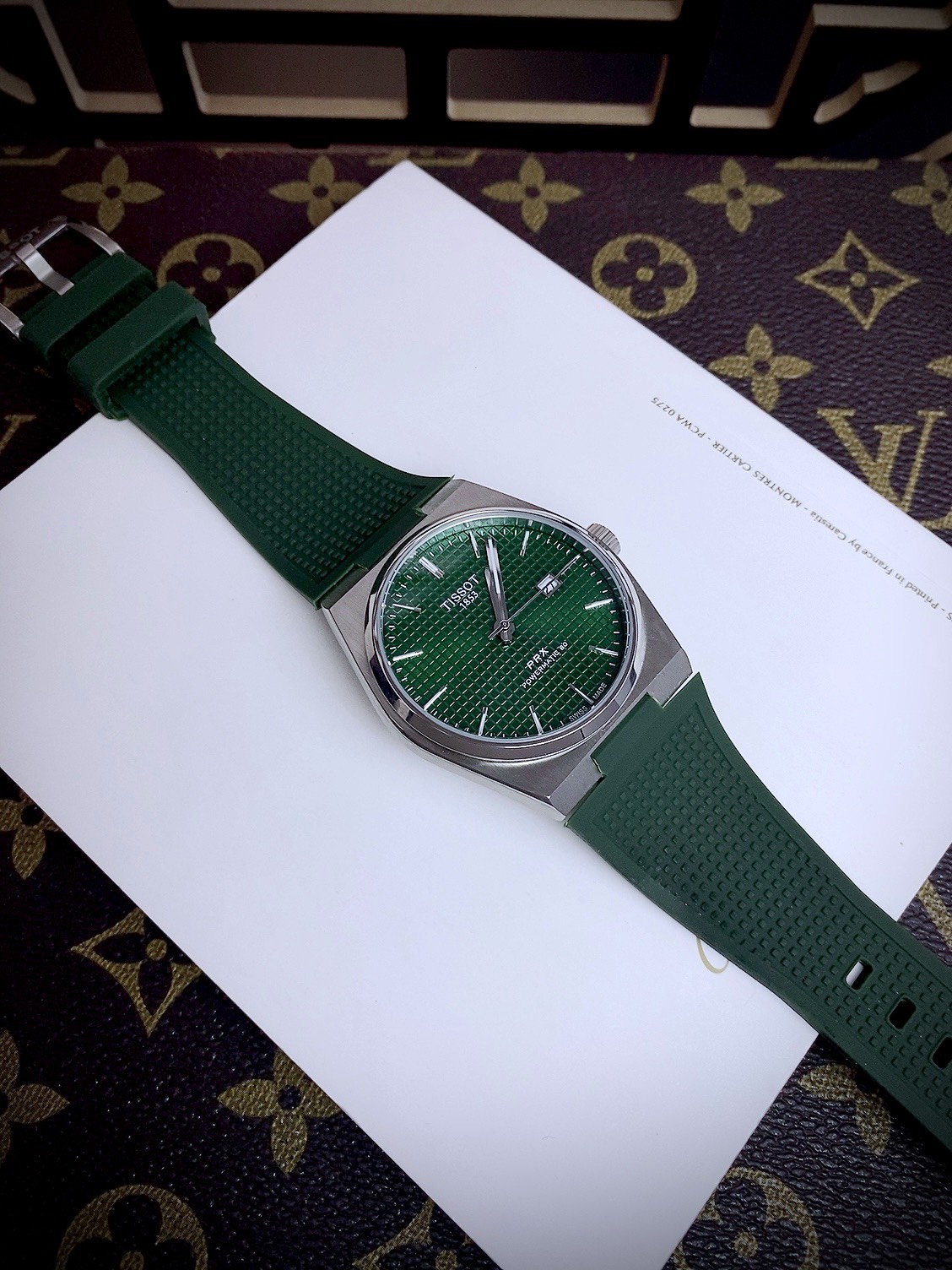 Đồng hồ Tissot PRX Rep cao cấp T80 màu xanh lá cây máy Pin (6) Đồng hồ Tissot PRX Rep cao cấp T80 màu xanh lá cây máy Pin (8)