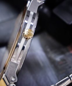 Bảo Hành 12 Tháng Lỗi 1 Đổi 1 Trong 7 Ngày Hỗ Trợ Bảo Hành Sản Phẩm Trọn Đời Miễn Phí Giao Hàng Toàn Quốc Nhận Hàng Kiểm Tra Trước Khi Thanh Toán Thông số – Đồng hồ Salvatore Ferragamo GANCINI Đường kính : 41mm Dây Đeo : Dây kim loại Bộ máy : Quartz Thụy Sĩ Mặt kính : Sapphire chống xướcChức năng :Giờ – Phút – Ngày Chronograph Chống Nước: 5ATM