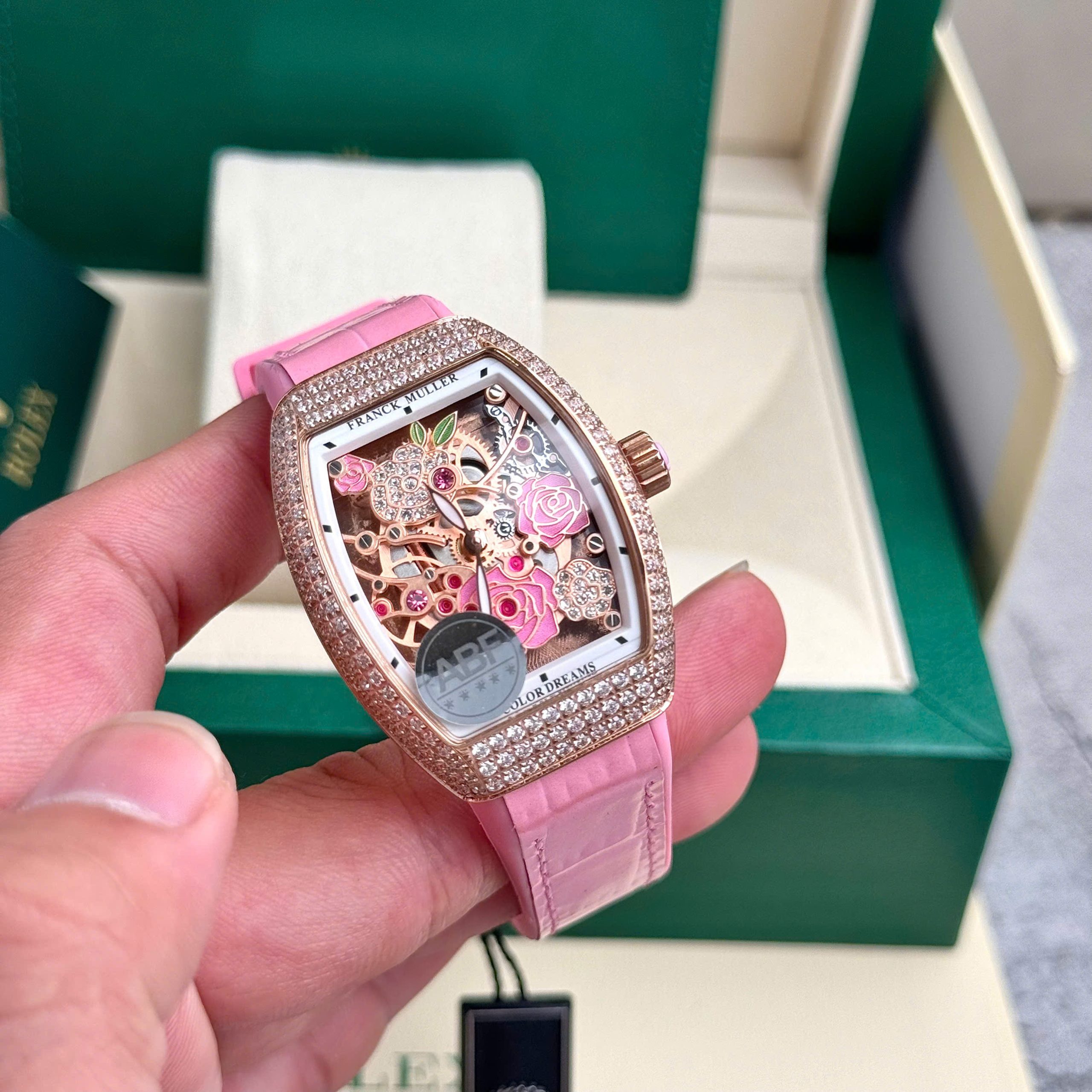 Đồng hồ Franck Muller V32 nữ đính đá dây cao su màu hồng 36mm (2) Đồng hồ Franck Muller V32 nữ đính đá dây cao su màu hồng 36mm (5)