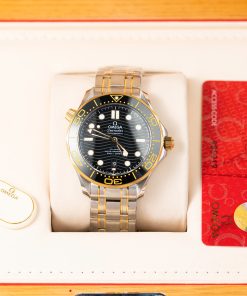 Đồng hồ Omega Seamaster Diver 300m demi vàng mặt đen Rep 11 cao cấp VSF 42mm (2)