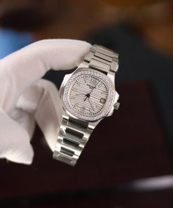 Đồng hồ Patek Philippe Nautilus 7118 Rep 11 dây kim loại máy Pin 32mm