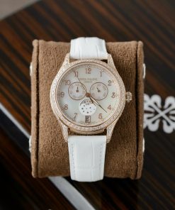 Đồng Hồ Patek Philippe Complications 4947R Replica 11 Mặt Khảm Xà Cừ Dây Da Màu Trắng 38mm (2)