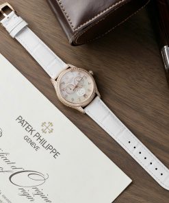 Đồng Hồ Patek Philippe Complications 4947R Replica 11 Mặt Khảm Xà Cừ Dây Da Màu Trắng 38mm (2)