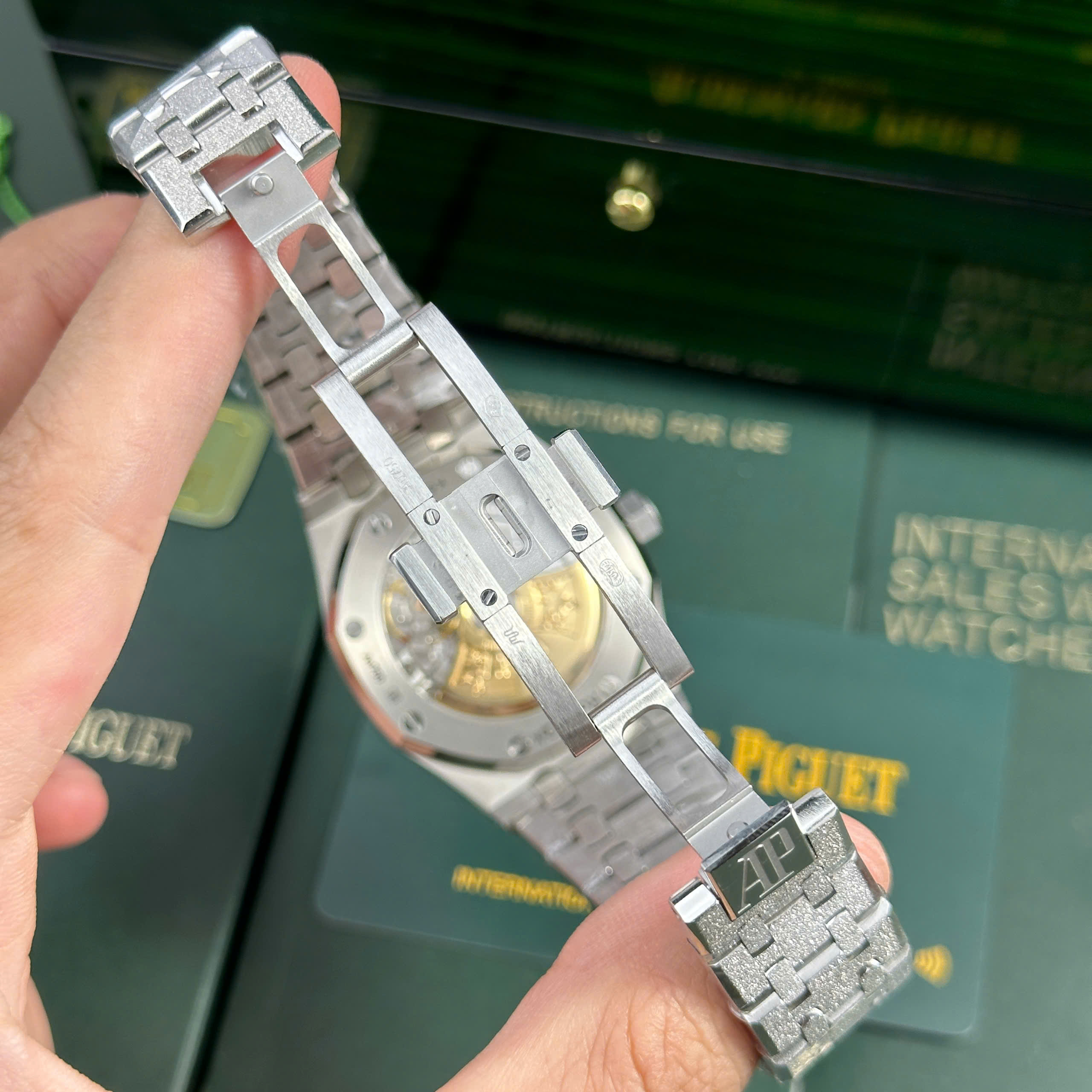 Đồng hồ Audemars Piguet dây kim loại Đồng hồ Audemars Piguet dây kim loại