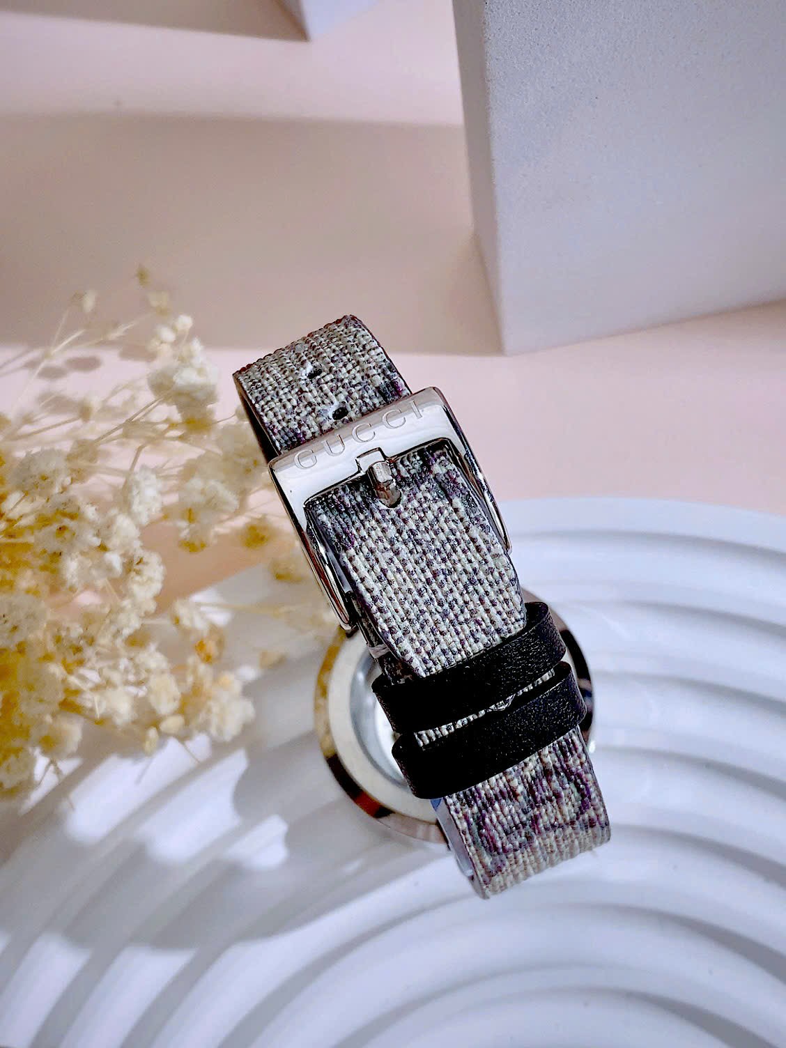 Đồng hồ Gucci nữ mặt nâu dây họa tiết sang trọng Like Auth 38mm (1) Đồng hồ Gucci nữ mặt nâu dây họa tiết sang trọng Like Auth 38mm