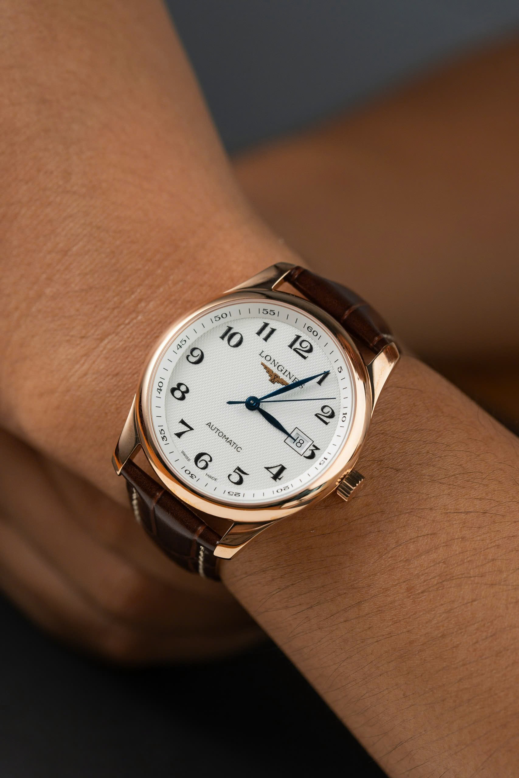 Đồng hồ Longines Master Collection demi rose gold dây da nâu Rep 11 cao cấp 38 (2) Đồng hồ Longines Master Collection demi rose gold dây da nâu Rep 11 cao cấp 38 (2)