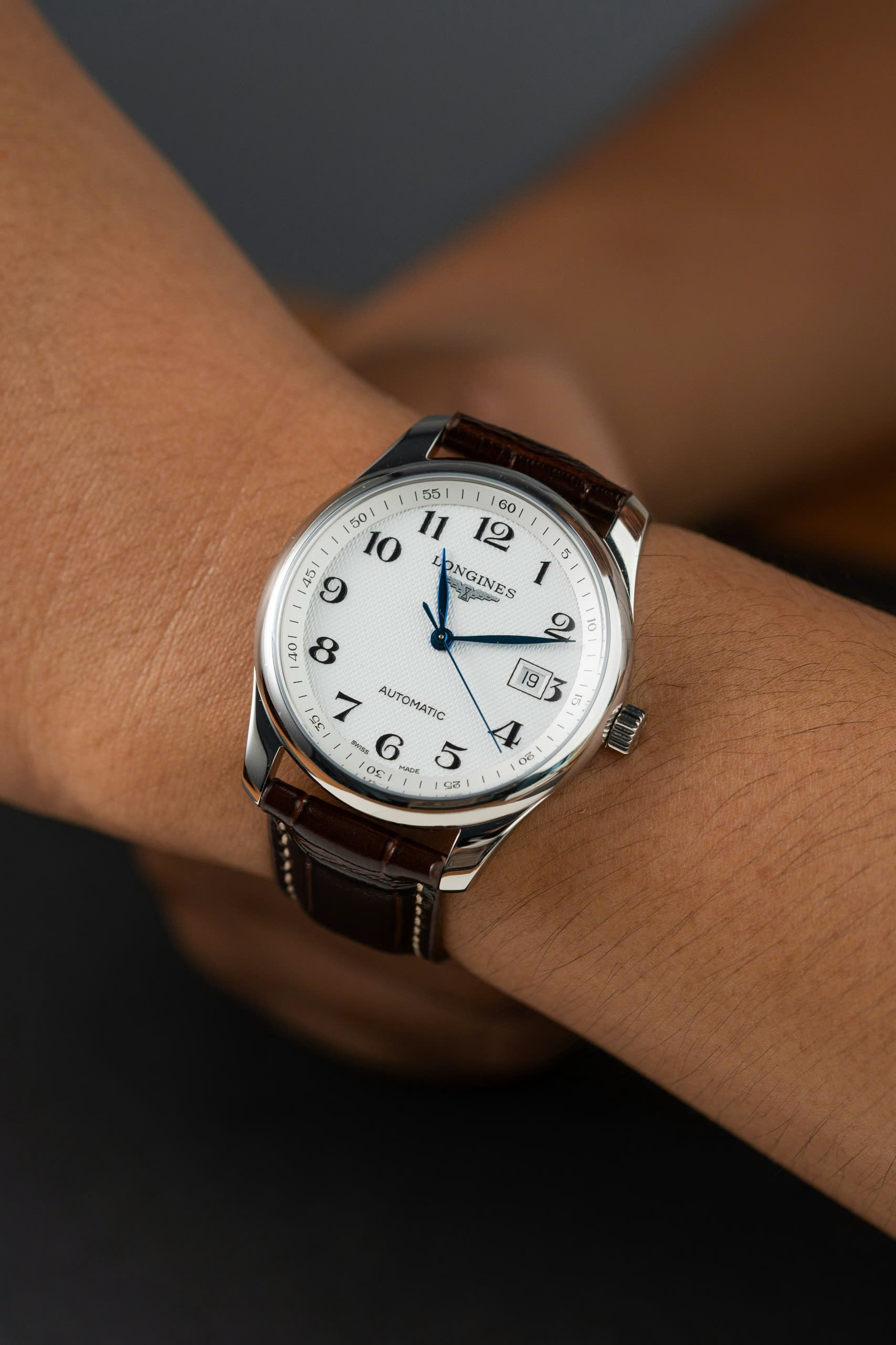 Đồng hồ Longines Master Collection mặt trắng dây da nâu Rep 11 cao cấp 38 (2) Đồng hồ Longines Master Collection mặt trắng dây da nâu Rep 11 cao cấp 38 (2)