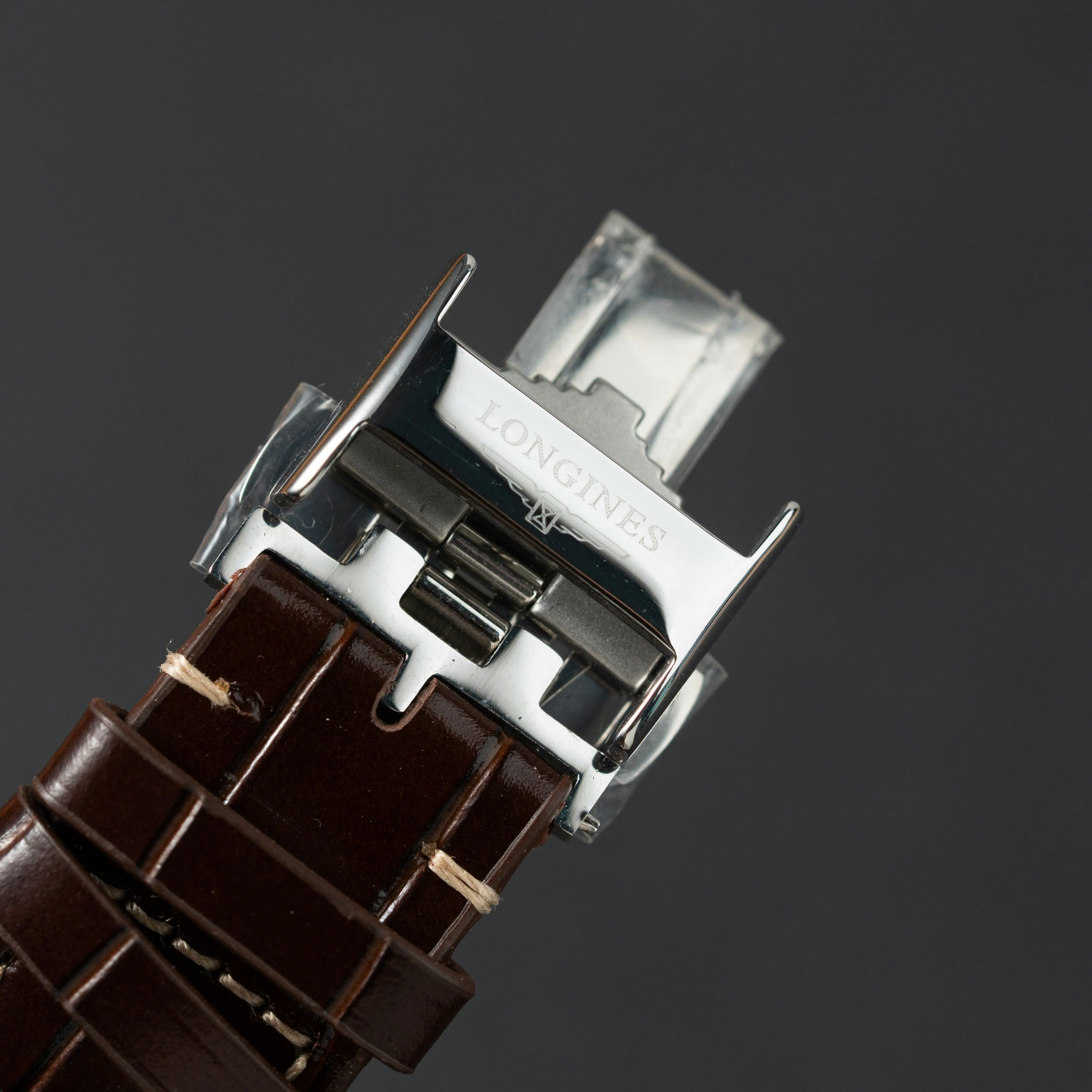 Đồng hồ Longines Master Collection mặt trắng dây da nâu Rep 11 cao cấp 38 (3) Đồng hồ Longines Master Collection mặt trắng dây da nâu Rep 11 cao cấp 38 (2)