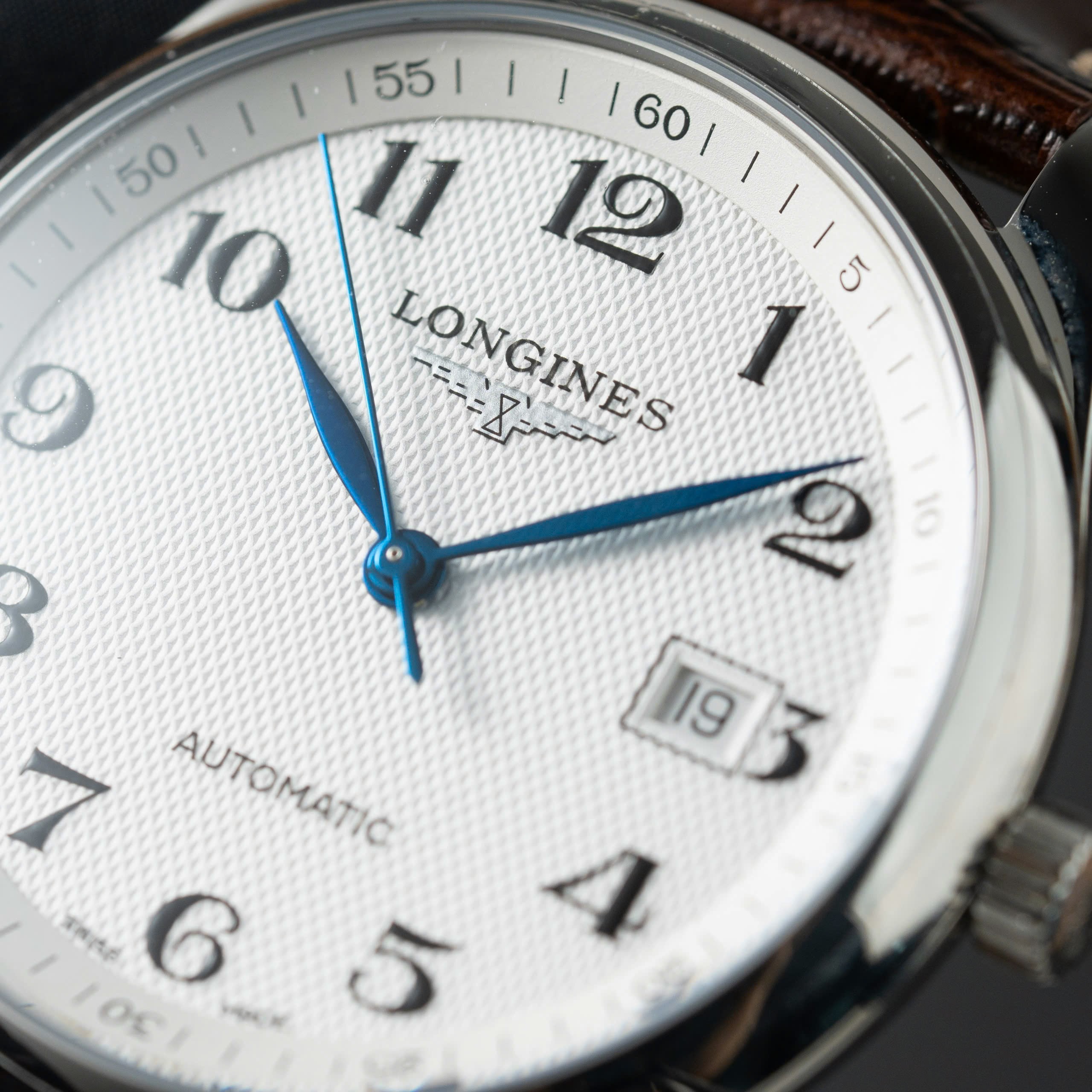 Đồng hồ Longines Master Collection mặt trắng dây da nâu Rep 11 cao cấp 38 (7) Đồng hồ Longines Master Collection mặt trắng dây da nâu Rep 11 cao cấp 38 (2)