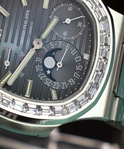 Đồng hồ Patek Philippe Nautilus 5722G Rep 11 đính đá baguette nhà máy PPF 40mm (2)