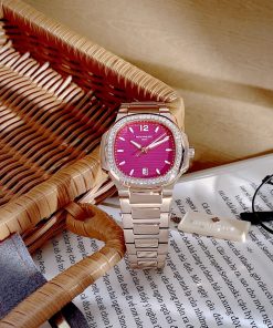 Đồng hồ Patek Philippe Nautilus nữ niềng đá mặt tím Fake cao cấp 35mm (4)