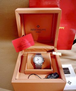 Đồng hồ Patek Philippe Nautilus nữ niềng đá mặt trắng Fake cao cấp 35mm (9)