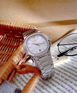 Đồng hồ Patek Philippe Nautilus nữ niềng đá mặt trắng Fake cao cấp 35mm (9)