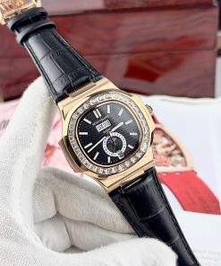 Đồng hồ Patek philipe Nautilus 5726 KingGold dây da viền đá baguette Fake 11 40mm (1)
