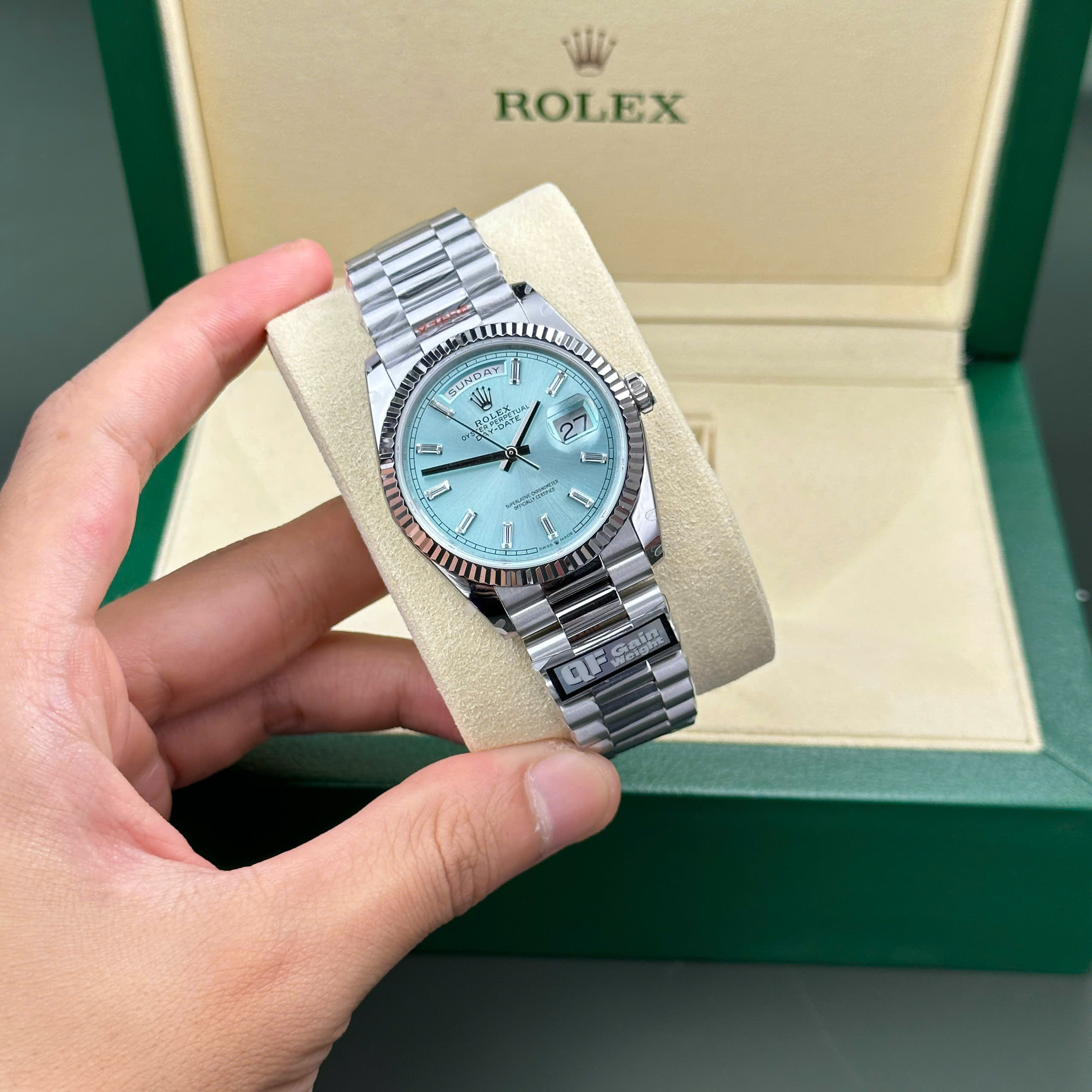 Đồng hồ Rolex Day-Date 128236 Rep 11 cao cấp mặt xanh băng 158gram QF factory 36mm (1) Đồng hồ Rolex Day-Date 128236 Rep 11 cao cấp mặt xanh băng 158gram QF factory 36mm (1)