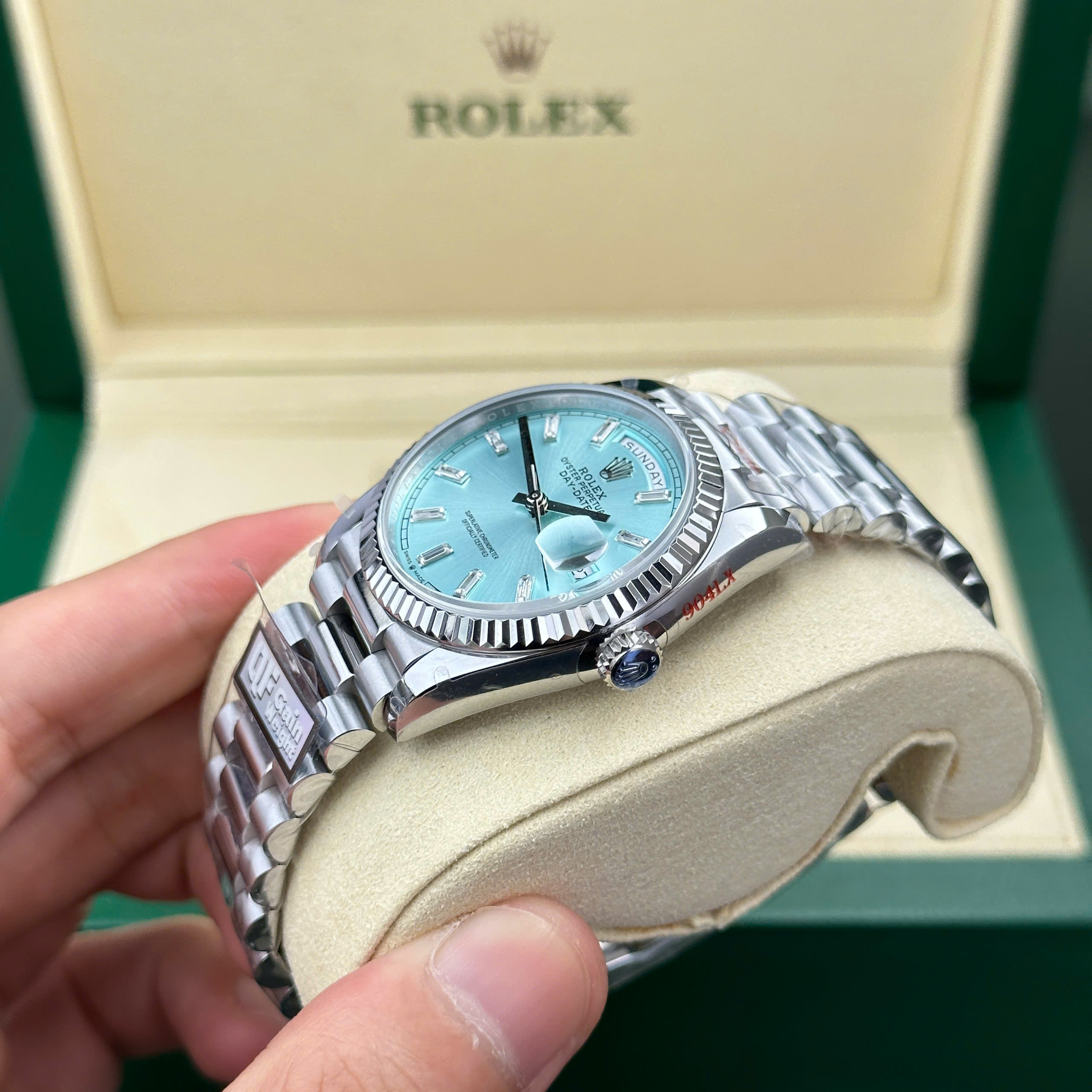 Đồng hồ Rolex Day-Date 128236 Rep 11 cao cấp mặt xanh băng 158gram QF factory 36mm (7) Đồng hồ Rolex Day-Date 128236 Rep 11 cao cấp mặt xanh băng 158gram QF factory 36mm (7)