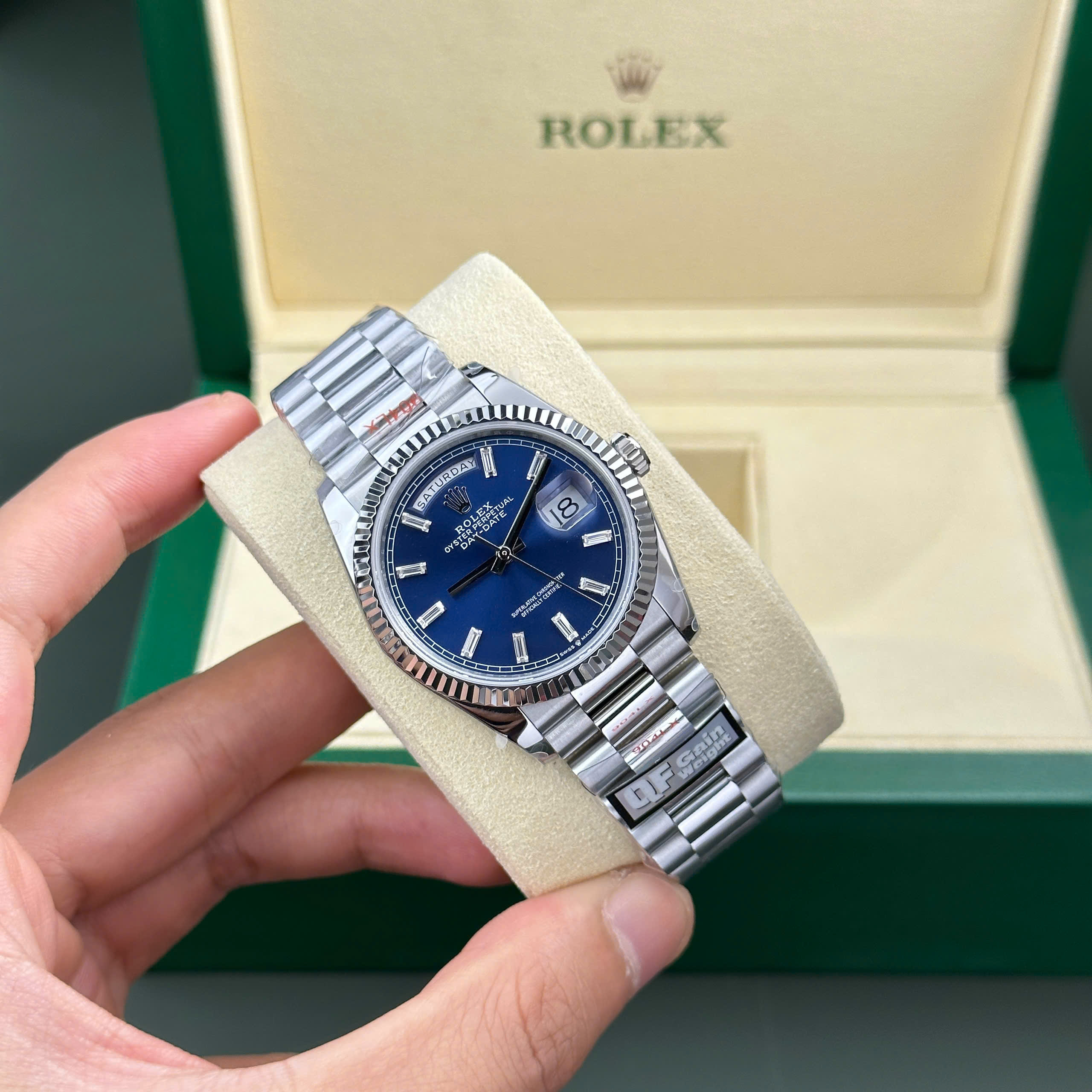 Đồng hồ Rolex Day-Date 128236 Replica 11 mặt xanh blue 158gram QF factory 36mm (1) Đồng hồ Rolex Day-Date 128236 Replica 11 mặt xanh blue 158gram QF factory 36mm (2)