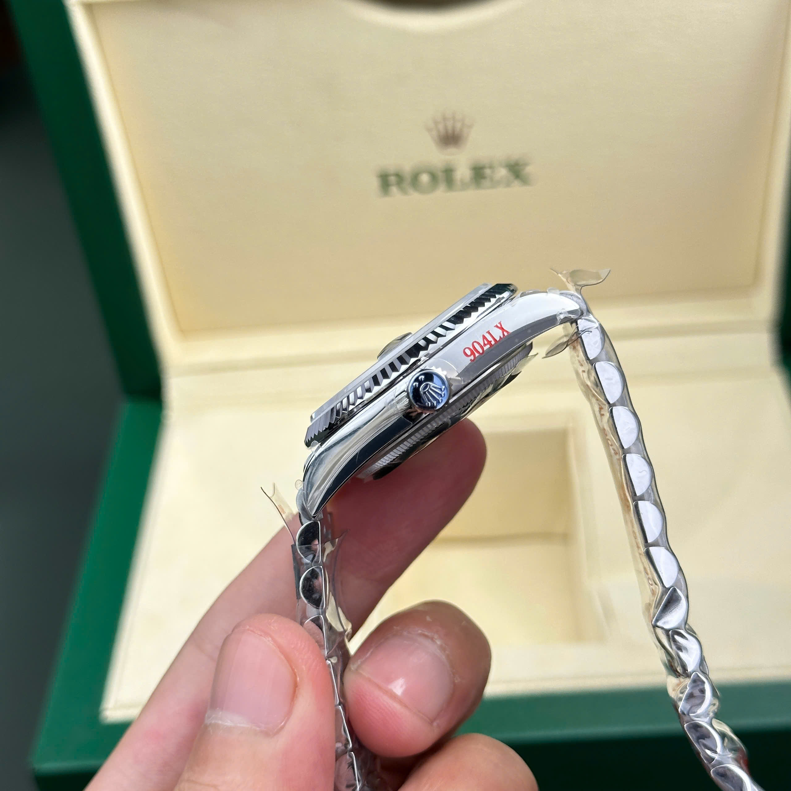 Đồng hồ Rolex Day-Date dây kim loại Đồng hồ Rolex Day-Date dây kim loại