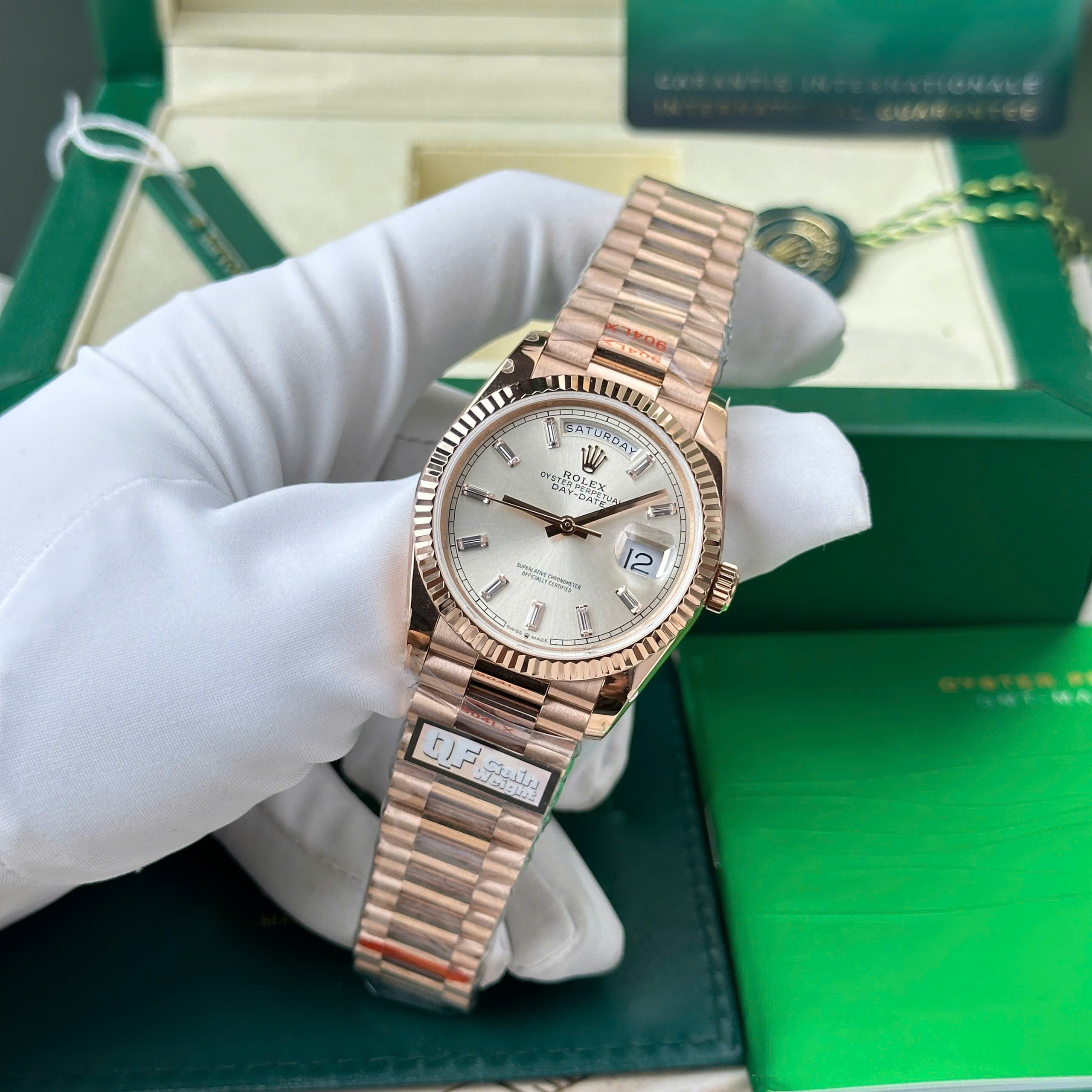 Đồng Hồ Rolex Day-Date 128235 Chế Tác mặt số bạc trọng lượng 158gram nhà máy QF 36mm (1) Đồng Hồ Rolex Day-Date 128235 Chế Tác mặt số bạc trọng lượng 158gram nhà máy QF 36mm (2)