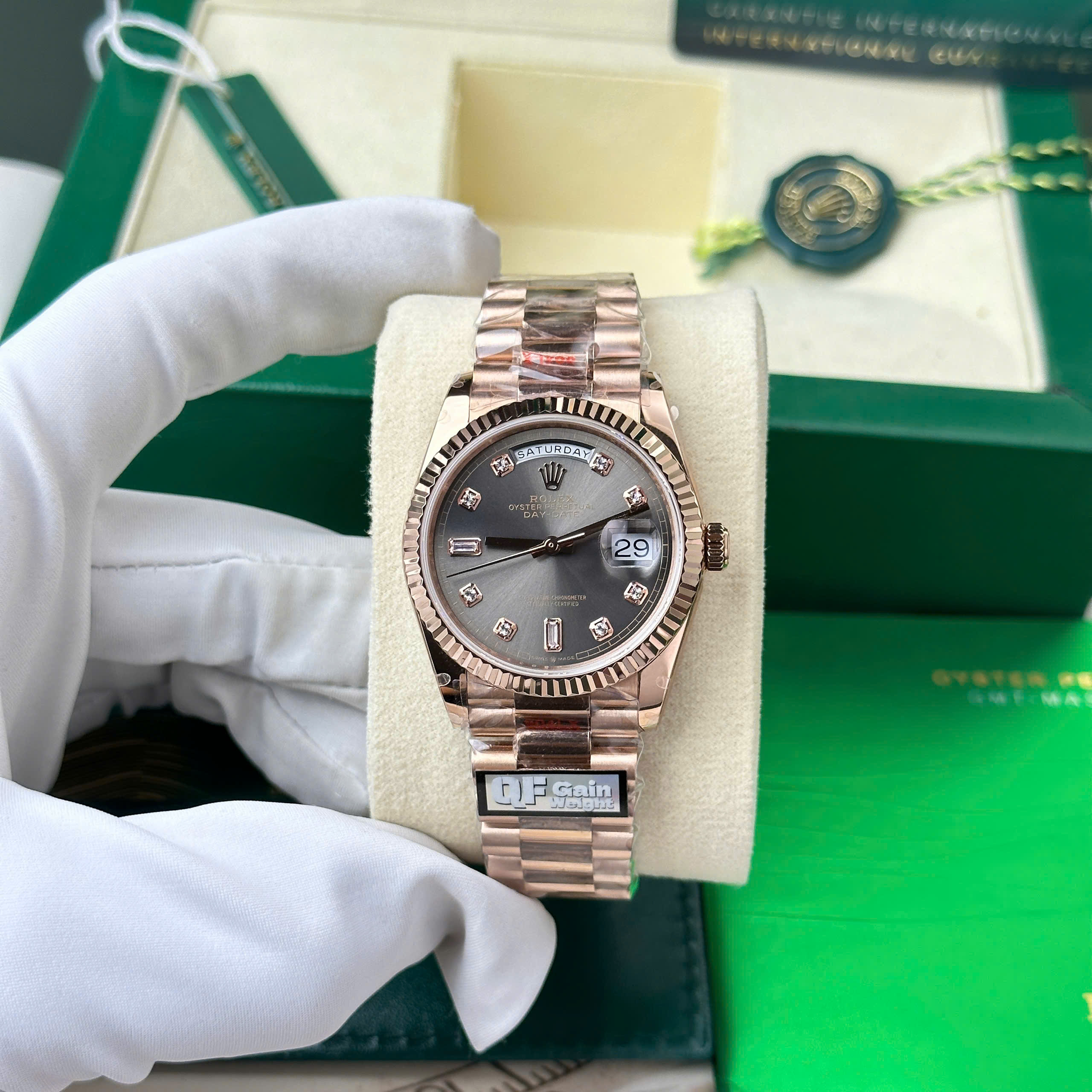 Đồng Hồ Rolex Day-Date 128235 Replica 11 mặt xám trọng lượng 158gram nhà máy QF 36mm (2) Đồng Hồ Rolex Day-Date 128235 Replica 11 mặt xám trọng lượng 158gram nhà máy QF 36mm (2)