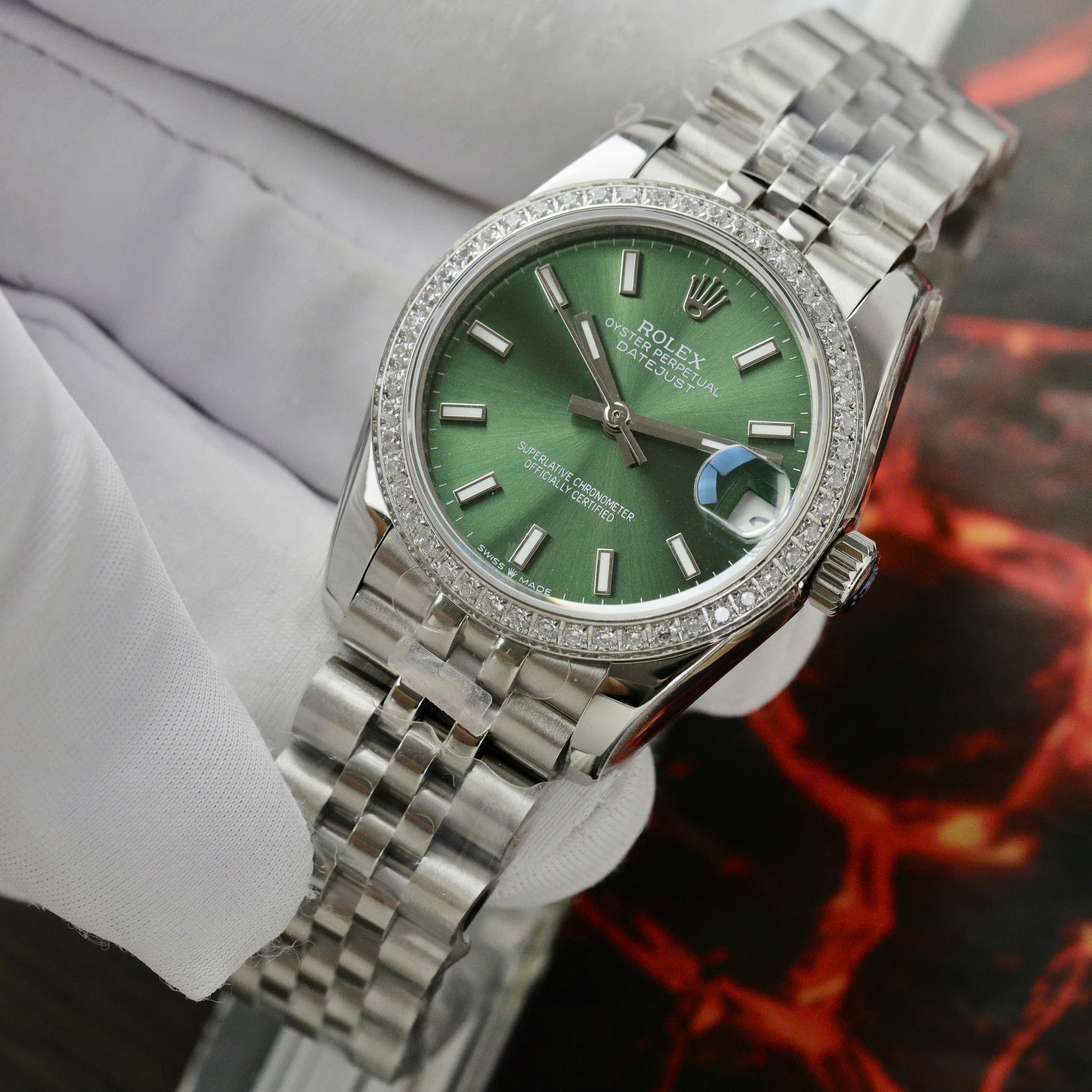 Đồng hồ Rolex DateJust Replica 11 nữ mặt xanh lá cây cọc số dạ quang 31mm (2) Đồng hồ Rolex DateJust Replica 11 nữ mặt xanh lá cây cọc số dạ quang 31mm (2)
