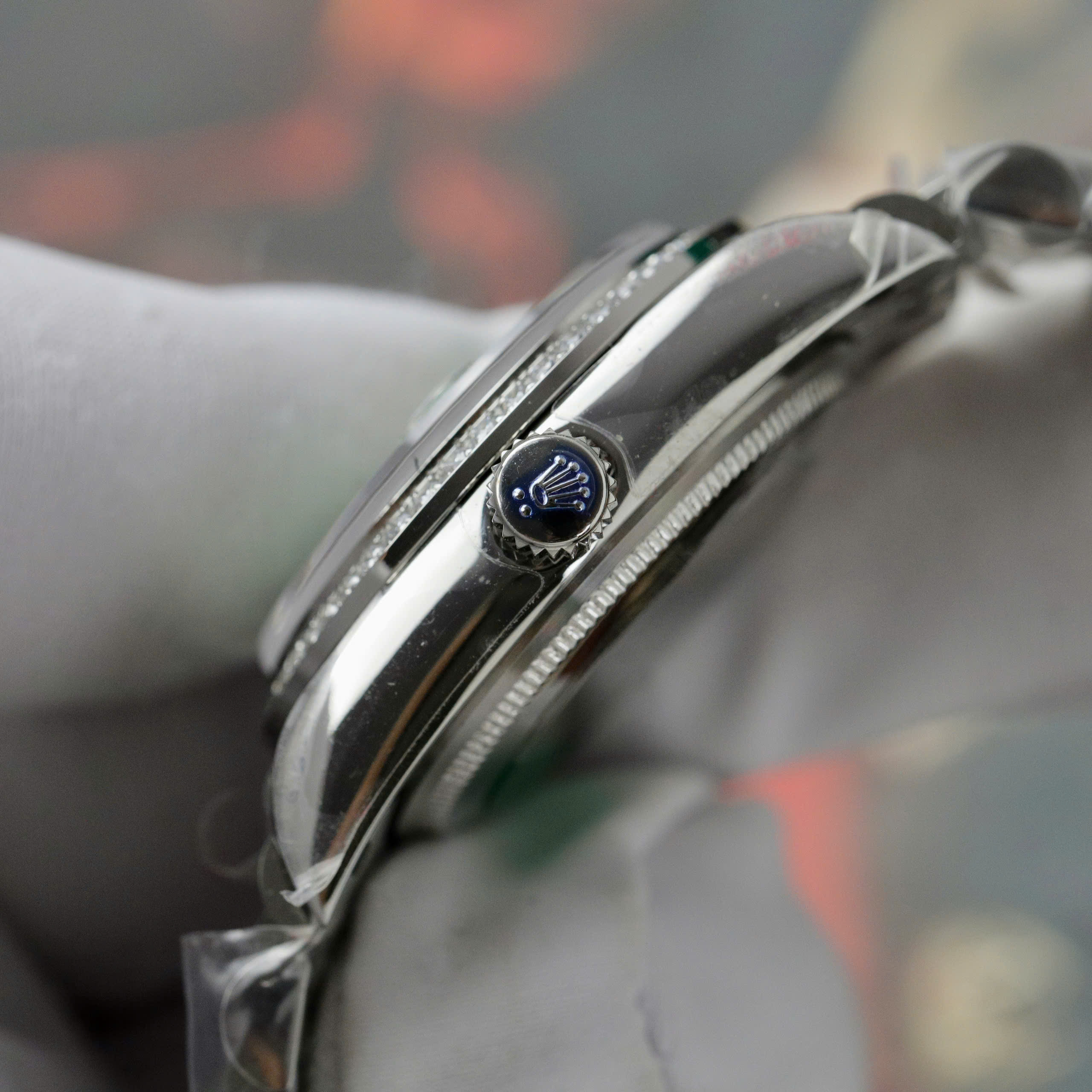 Đồng hồ Rolex DateJust Replica 11 nữ mặt xanh lá cây cọc số dạ quang 31mm (6) Đồng hồ Rolex DateJust Replica 11 nữ mặt xanh lá cây cọc số dạ quang 31mm (2)