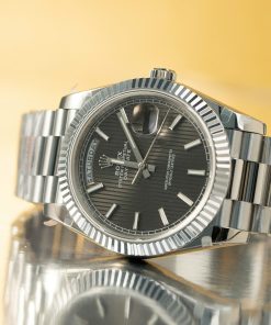 Đồng hồ Rolex Day-Date 228236 Replica 11 cọc số dạ quang mặt đen nhà máy GM 40mm (2)