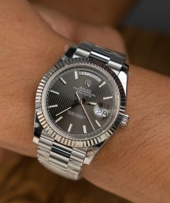 Đồng hồ Rolex Day-Date 228236 Replica 11 cọc số dạ quang mặt đen nhà máy GM 40mm (2)