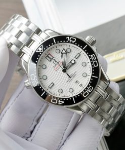 Đồng hồ Fake 11 Omega Seamaster nam mặt trắng dây kim loại 42mm (2)