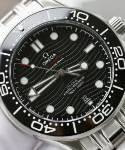 Đồng hồ Fake Thuỵ Sỹ Omega Seamaster nam mặt đen dây kim loại 42mm (2)