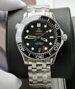 Đồng hồ Fake Thuỵ Sỹ Omega Seamaster nam mặt đen dây kim loại 42mm (2)