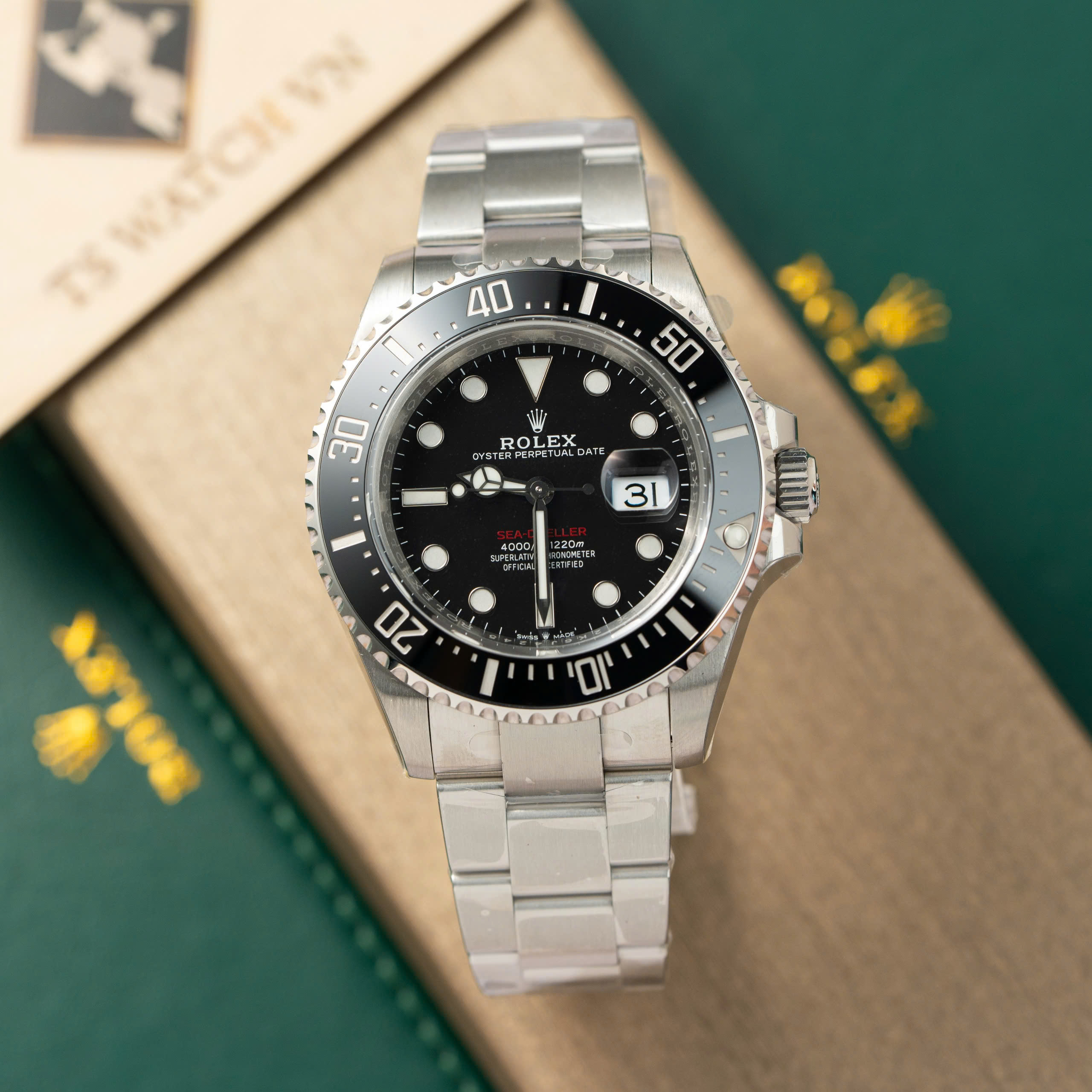 Đồng hồ Rolex Sea-Dweller 126600 Replica 11 mặt đen nhà máy VS 43mm (4) Đồng hồ Rolex Sea-Dweller 126600 Replica 11 mặt đen nhà máy VS 43mm (2)