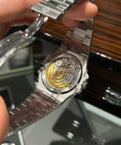 Đồng hồ Patek Philippe Nautilus 5713 Replica 1 1 mặt xanh đính đá 40mm (2)