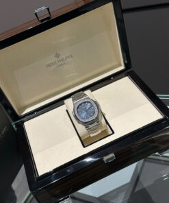 Đồng hồ Patek Philippe Nautilus 5713 Replica 1 1 mặt xanh đính đá 40mm (2)
