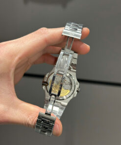 Đồng hồ Patek Philippe Nautilus 5723 Replica 11 mặt xanh là cây đính đá Baguette 40mm