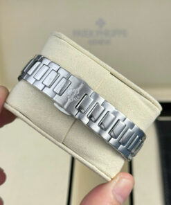 Đồng hồ Patek Philippe Nautilus 7010 Rep 11 cao cấp