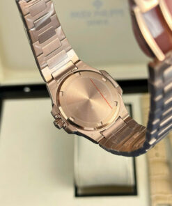 Đồng hồ Patek Philippe Nautilus 7010 Rep 11 mạ vàng hồng mặt trắng 32mm (2)
