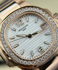 Đồng hồ Patek Philippe Nautilus 7010 Rep 11 mạ vàng hồng mặt trắng 32mm (2)