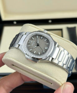 Đồng hồ Patek Philippe Nautilus 7010 Replica 11 mặt xám viền đính đá GRF 32mm (2)