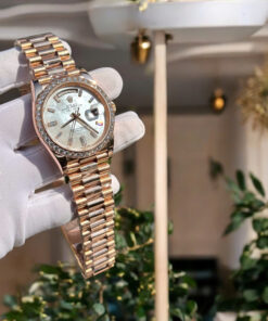 Đồng hồ Rolex Day-Date bọc vàng thật mặt xà cừ đính kim cương Moissanite 40mm (6)