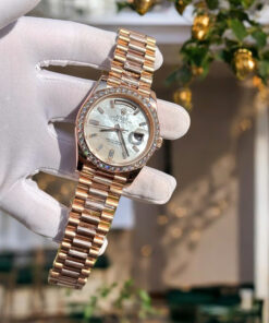 Đồng hồ Rolex Day-Date bọc vàng thật mặt xà cừ đính kim cương Moissanite 40mm (6)