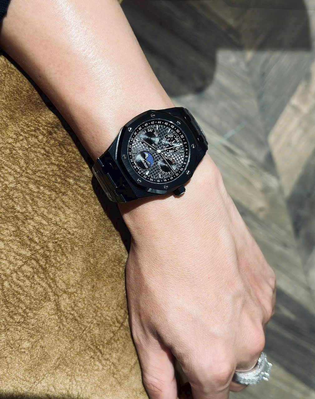 Đồng hồ Audemars Piguet Royal Oak 26579CE Replica cao cấp nhất nhà APS (1) Đồng hồ Audemars Piguet Royal Oak 26579CE Replica cao cấp nhất nhà APS (5)