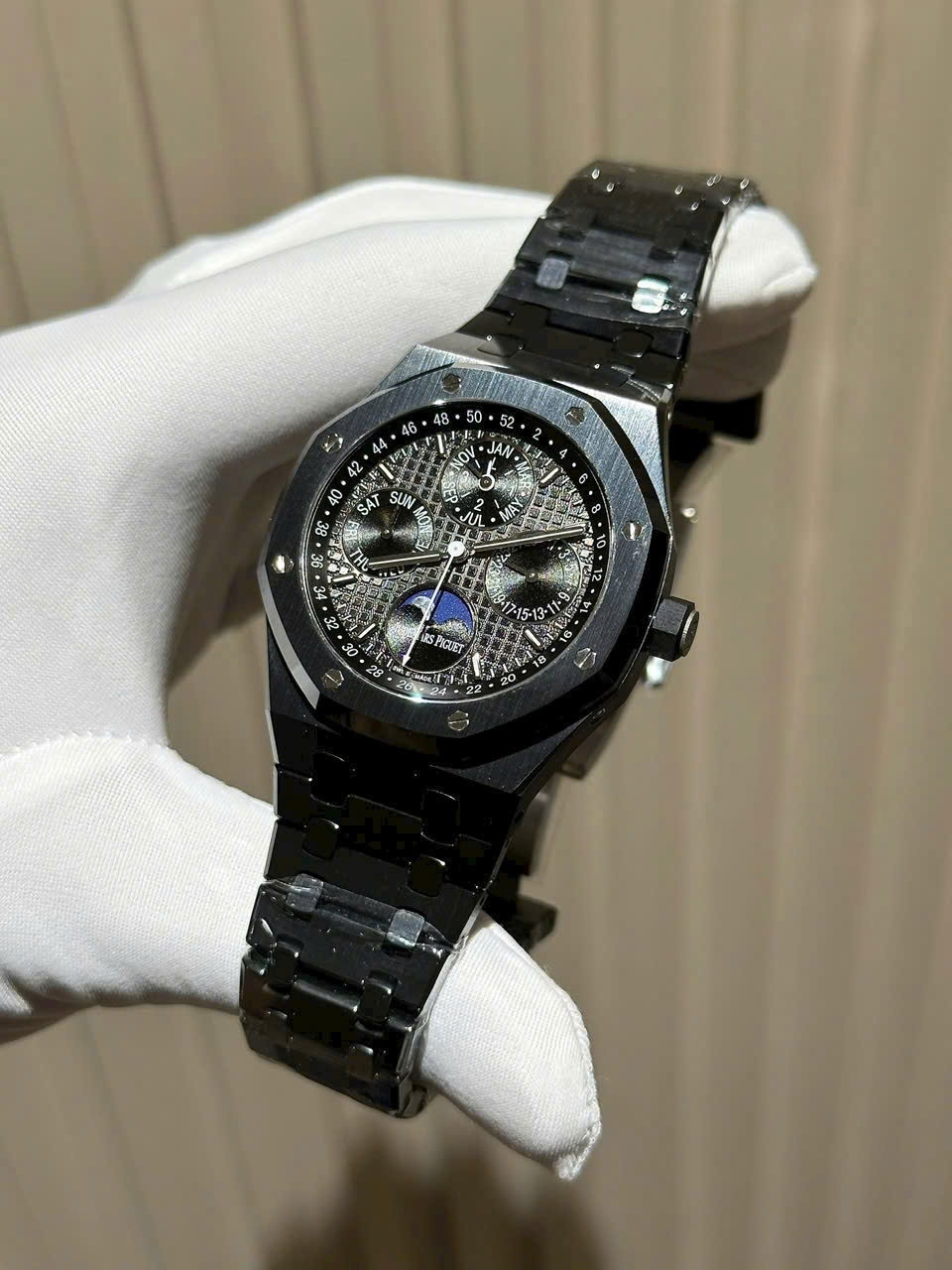 Đồng hồ Audemars Piguet Royal Oak 26579CE Replica cao cấp nhất nhà APS (2) Đồng hồ Audemars Piguet Royal Oak 26579CE Replica cao cấp nhất nhà APS (5)