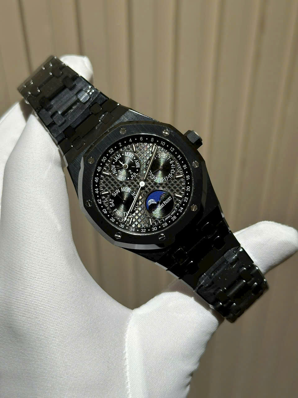 Đồng hồ Audemars Piguet Royal Oak 26579CE Replica cao cấp nhất nhà APS (6) Đồng hồ Audemars Piguet Royal Oak 26579CE Replica cao cấp nhất nhà APS (5)