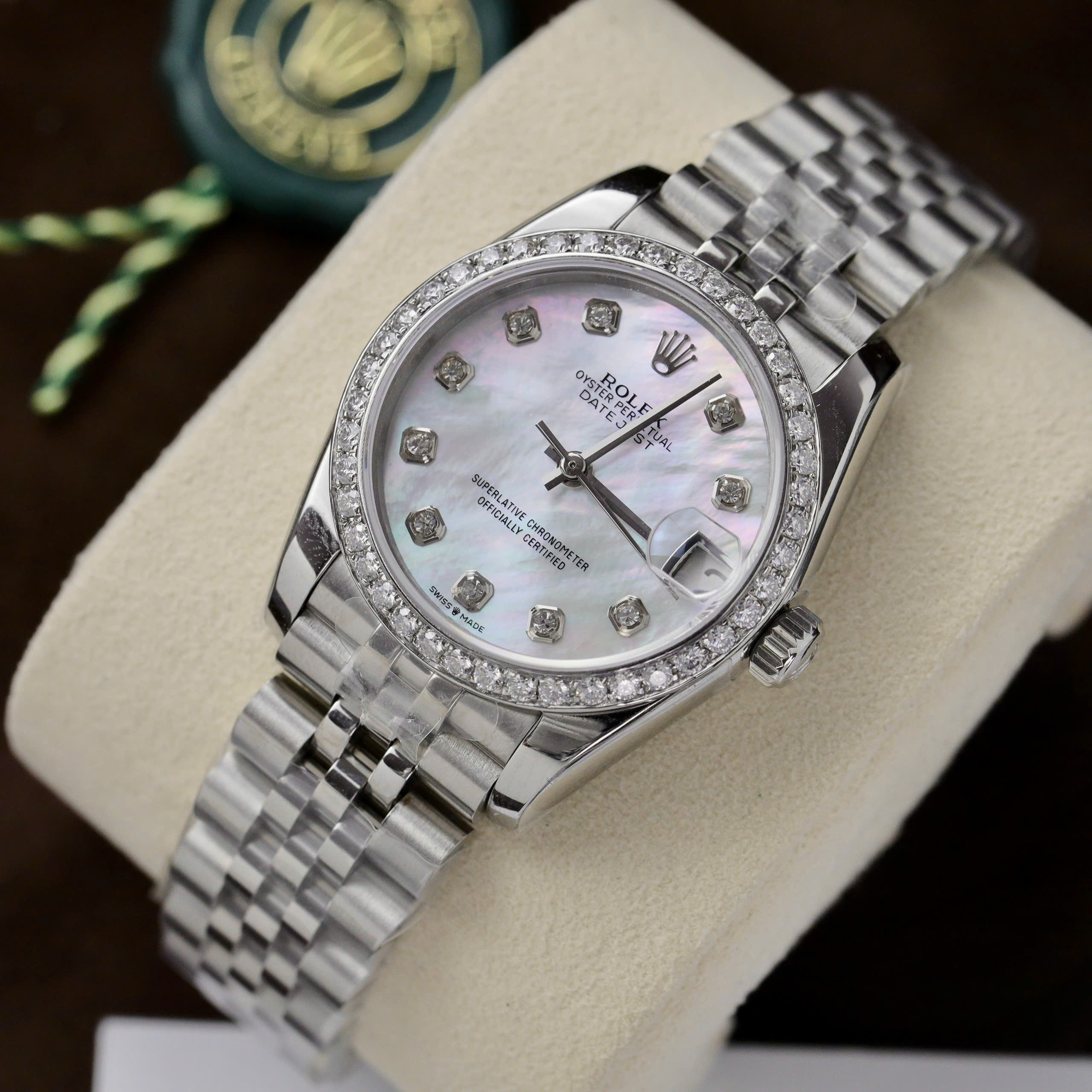 Đồng Hồ Rolex DateJust Replica 11 Nữ Mặt Khảm Trai Đính Đá Dây Thép 31mm (5) Đồng Hồ Rolex DateJust Replica 11 Nữ Mặt Khảm Trai Đính Đá Dây Thép 31mm (4)